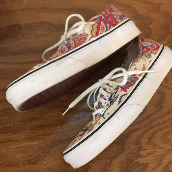 UNISEX VANS SNEAKERS - Picture 5 of 8